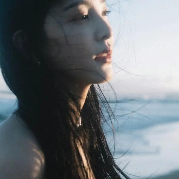 海滩春色